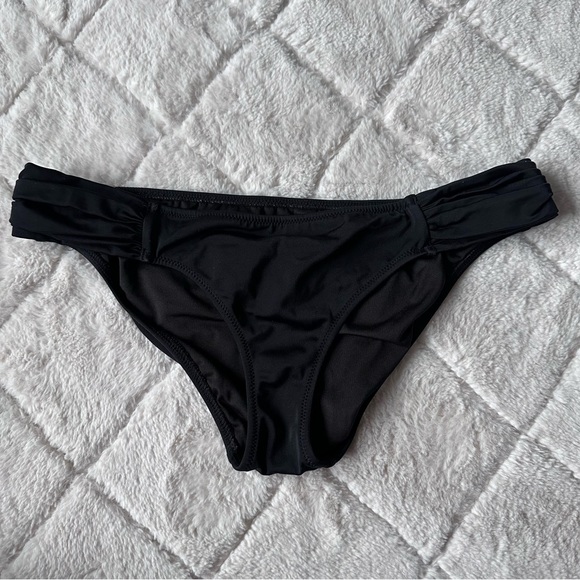 Victoria's Secret | Knockout Ruche Black Bikini Bottoms | Size Small - Picture 6 of 12